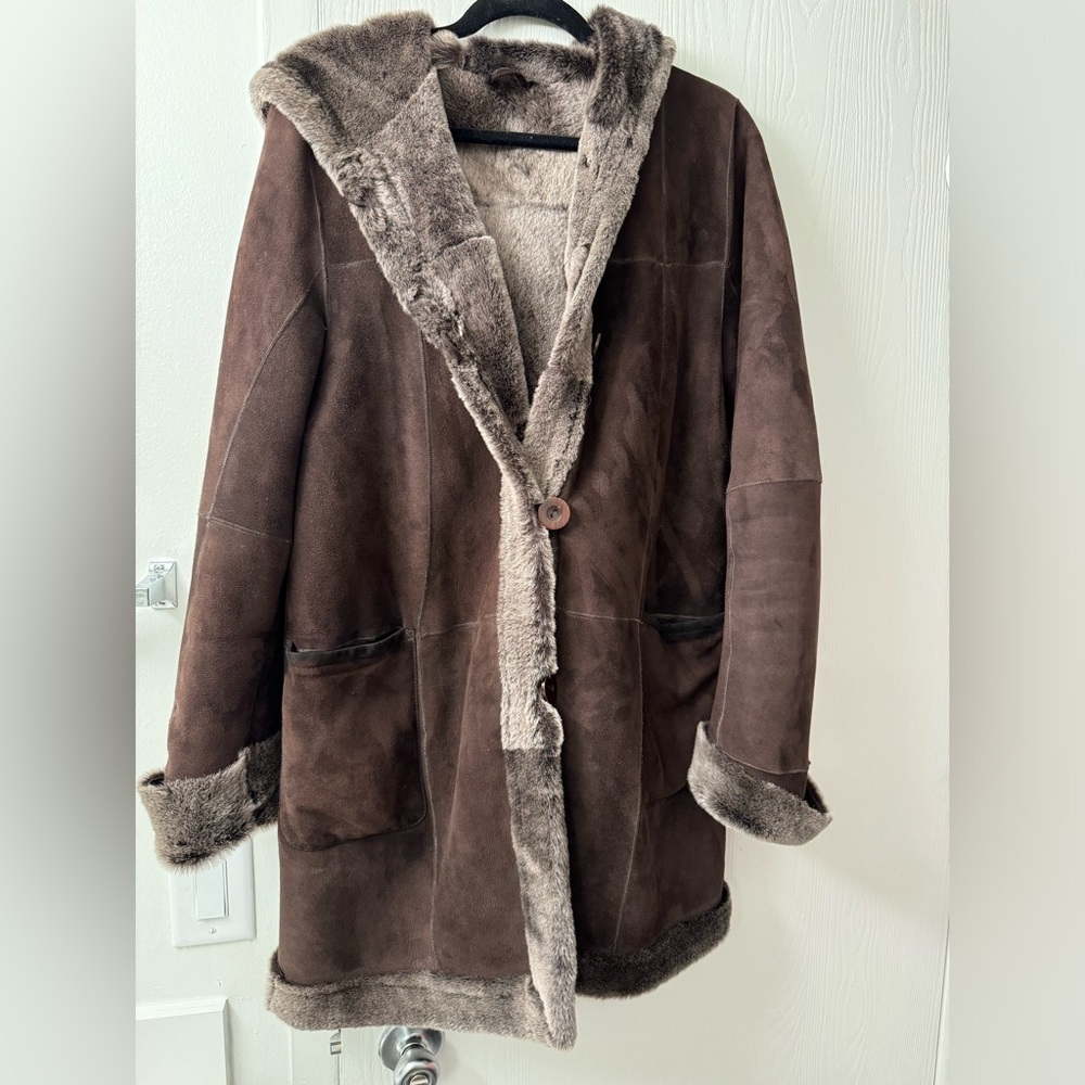 Beautiful brown 3/4 length shearling coat. From local fur store. Medium.